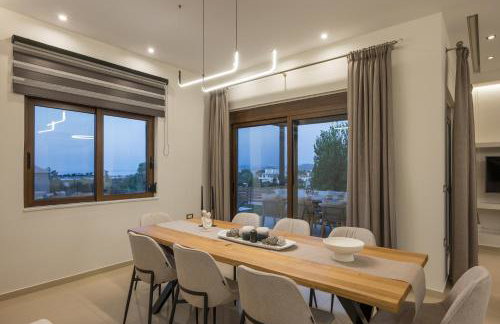 Villa Wisdom - Elegant & Homely with Pool, Galatas - Photo 52