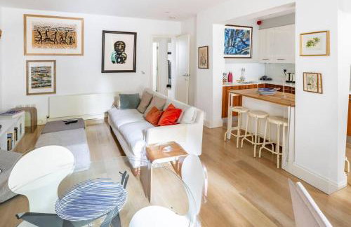 Super Kensington apt sleeps 2 to 4 with free WiFi - Foto 3