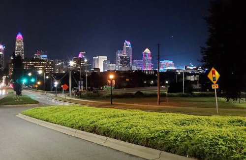 Suite 4, Sleep 5, Walk to Attractions in Uptown - Foto 7