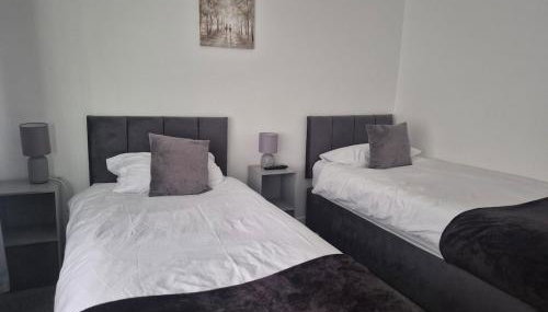 5 bedroom house - Cheshire Oaks - Foto 4