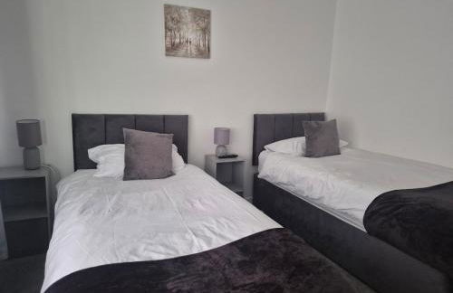 5 bedroom house - Cheshire Oaks - Foto 4