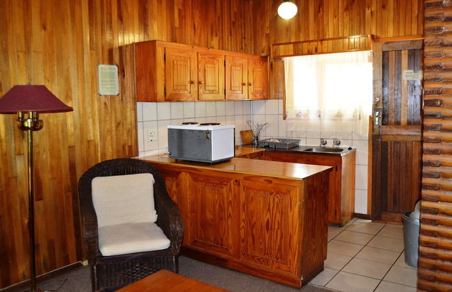 Log Cabin & Settlers Village - Photo 23