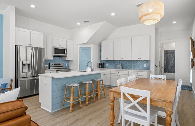 Spectacular 3br 4ba w/ Private Pool, 2 Min Walk to Beach - Sleeps 15! - Foto 9