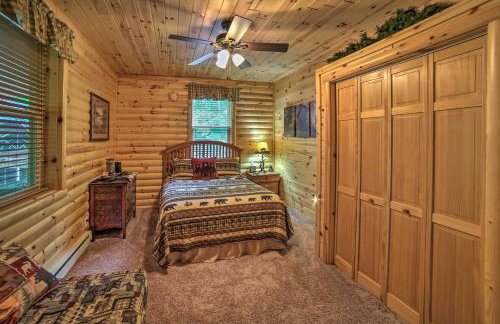 Updated Manistique Log Cabin, Yard and Fire Pit - Foto 10