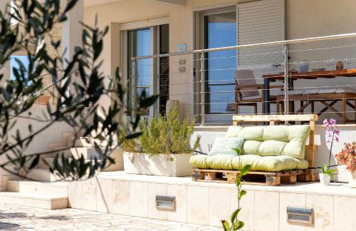 Luxury Seafront Villa with Rooftop Pool & Stunning Sea Views - Foto 76