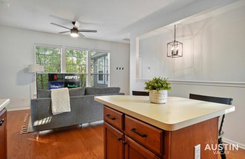 Beautiful King Accommodations, Luxury Linen, and Washer and Dryer - Foto 13