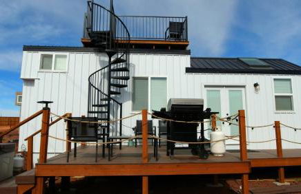 NEW Nook Tiny Home with Deck Firepit Skylights - Foto 19