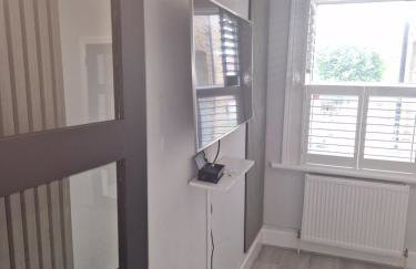 Modern 5 bedroom house with parking, London - Foto 42
