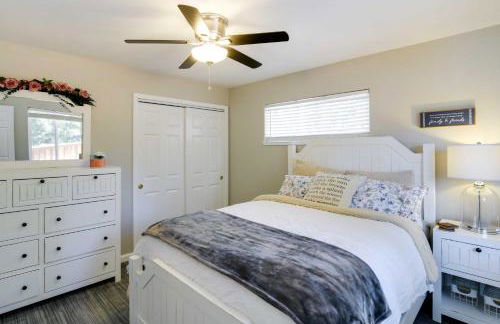 Updated Lake Almanor Retreat with Patio and Grill! - Foto 9