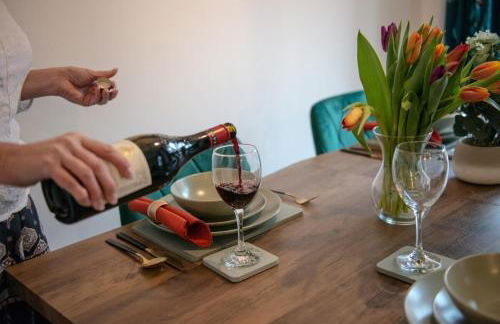 4-Bed, Sleeps 6, contractors welcome! - Foto 24