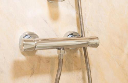 Modern 2 Bed Apartment - 2 Parking Spaces - Sleeps 3 - Netflix 1BS - Foto 14