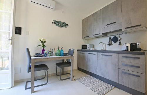 Apartment A lago private beach and parking - Foto 16