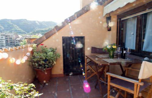 Ático con terraza en Graus-Pirineo de Huesca - Foto 9