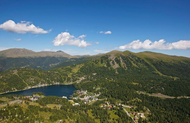 Lavish Chalet With Outdoor hot tub - Foto 56