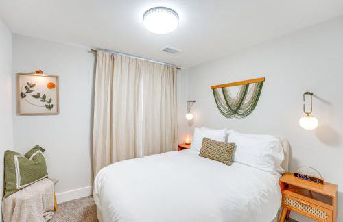 Serene and Updated Escape 1 Mi to Heritage Landing - Foto 12