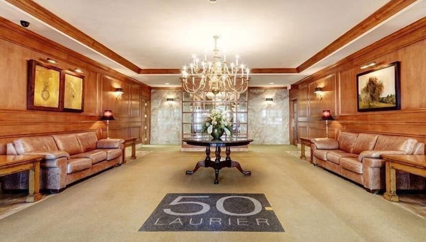 Check-in/check-out kiosk