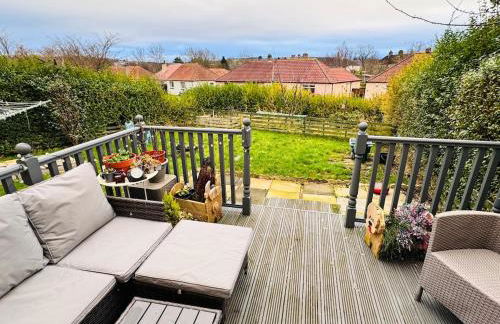 Bright 3 bedroom house with private garden near Edinburgh - Woodside home - Foto 21