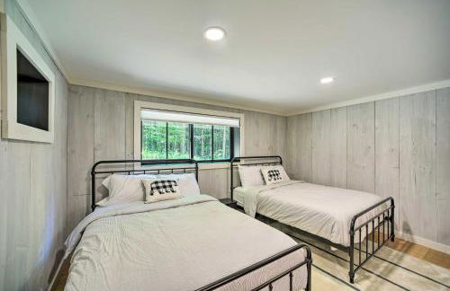 Sleek Cabin with Deck, 8 Miles to Mount Snow and Hikes - Foto 25