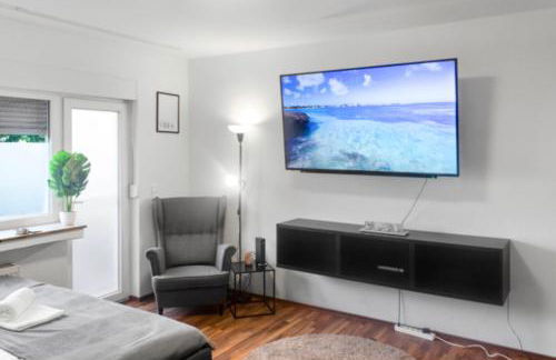 Relax Oasis with 65 SmartTV, Kitchen and Balcony - Foto 1