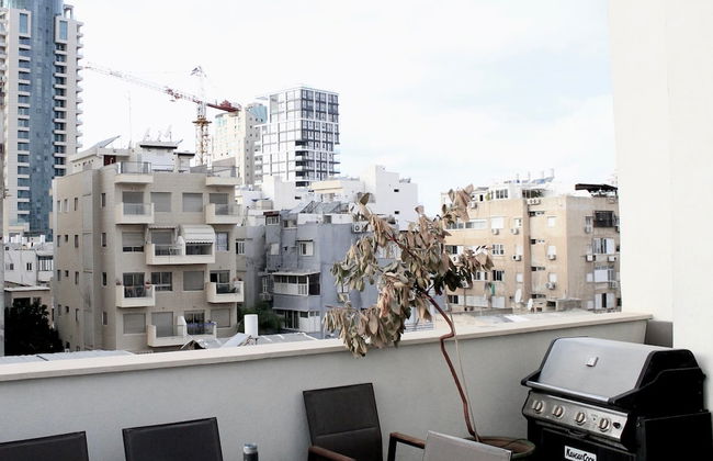 Stunning Duplex Near the Sea - Photo 28