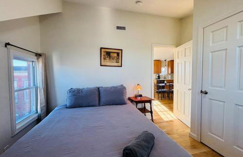 Entire Charming 3B1B in Federal Hill free parking - Foto 9