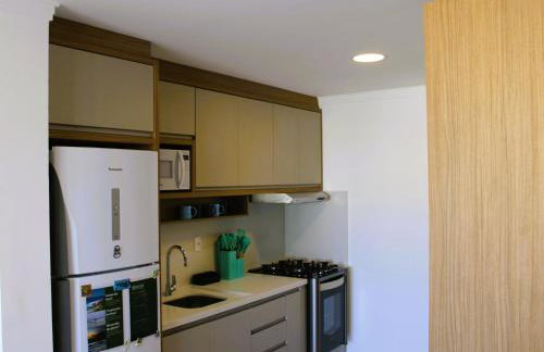 Apto de duas suítes com vista mar - 100 metros da praia em Canasvieiras - Foto 4