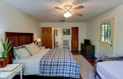 Lakefront Emerald Point wfirepit & kayaks - Foto 24