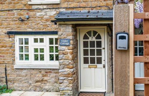 Cosy 2BD Cottage in Oxfordshire - Near Daylesford! - Photo 53