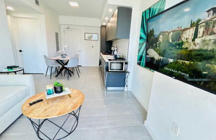 Contemporary Comfort Rooftop Views & Full Kitchen - Foto 21