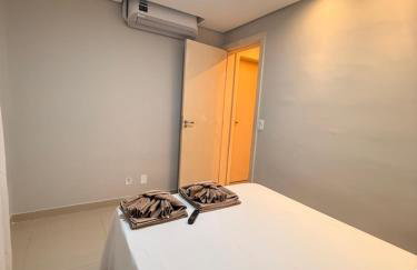 Apartamento 100 metros da praia com piscina - Foto 12