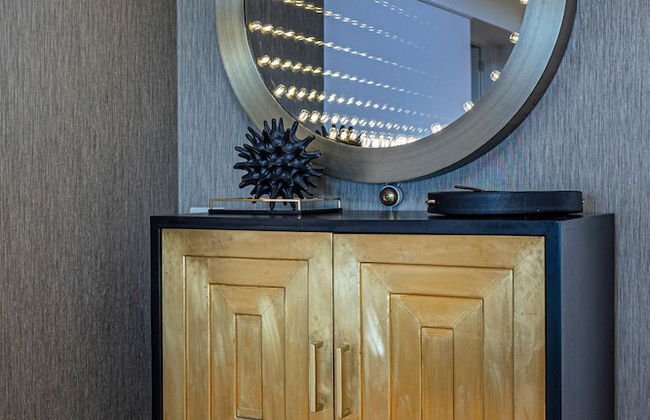 Clifton YOLO Spaces – Clifton Mansion Villa - Photo 4