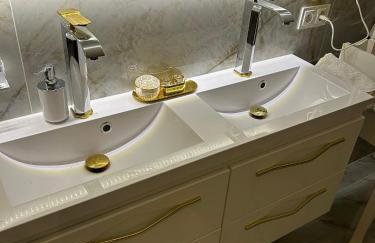 Luksusowa Ekskluzywna willa z sauną,siłownią dużym ekskluzywnym salonem na wyłączność eksluzywny duży dom 2 poziomy-dom nowoczesny styl elegancki 3 łazienki , sypialnia,salon, 2 duże garaże POMYSŁ NA JESIENNO ZIMOWY WYJAZD wolne terminy !! - Foto 79