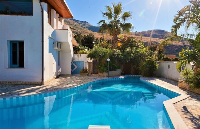 Holiday Home in Trapani With Sea View & Pool - Foto 19