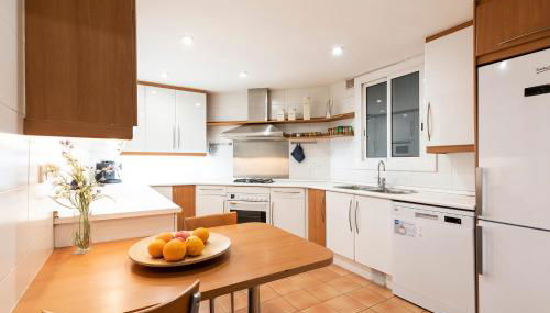 Gracia Apartment - Photo 2