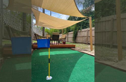 Spacious Retreat Fenced Yard Screened Deck - Photo 6