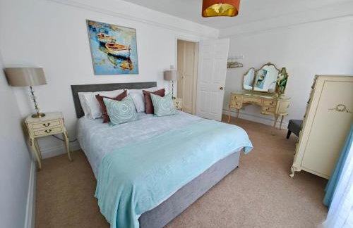 Santa Fe Newlyn-Sleeps 4 - Photo 3