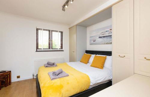 Spacious & Bright 3 Bedroom House in Peterborough - Foto 8