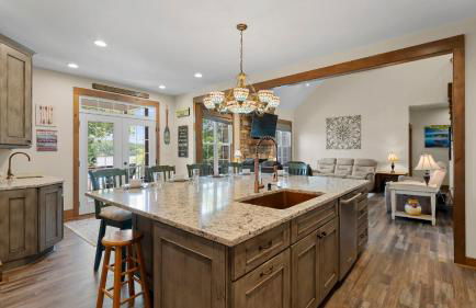 Spacious Waterfront Home on Lake Norman with Firepit Views and Dock Access - Foto 78