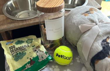 The Cwtch,Self Contained Coastal Annex Freshwater - Photo 16