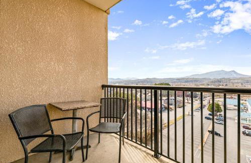Eagles Landing 1BR Heaven - Photo 14
