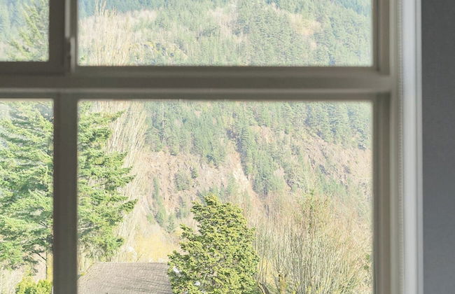 Breathtaking Bliss 2BR Penthouse - Photo 8