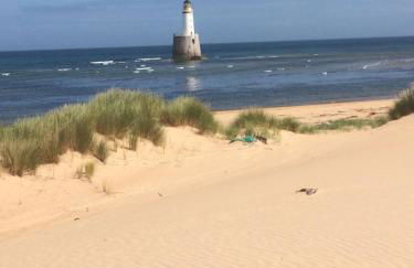 Berryhill East Steading - 3 bedroom 2 bathroom self-catering - sleeps 6 - Private off-road parking - Yard & Shed - Suit Contractors - Peterhead 1 mile - Newly Refurbished - Underfloor Heating - Drying Room - Golf Driving Range - Cafe - Extensive Footpaths - Foto 17