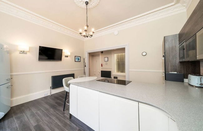 Cordis Apartment - A Trendsetter s Residence - Photo 17