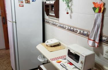 Localização Imbatível! A 98m da Praia do Forte com Conforto, Ar-Condicionado e Estacionamento! - Foto 7