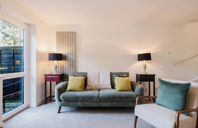 Corner House - Bright 2BD in Cheltenham - Photo 41