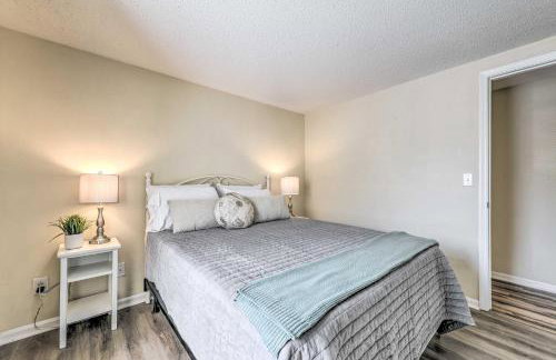 Inviting Charlotte Getaway - Half Mile to UNC! - Foto 12