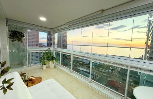 Apto estiloso com vista para baía - Foto 1