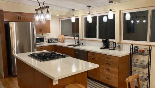 Cozy Hideaway and Hot Tub. Pet Friendly. - Foto 5