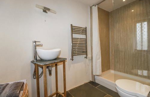 Coombe Barn - Photo 18