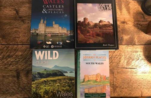 Tranquil Welsh Mountain Gem, Abertillery, Wales - Foto 35